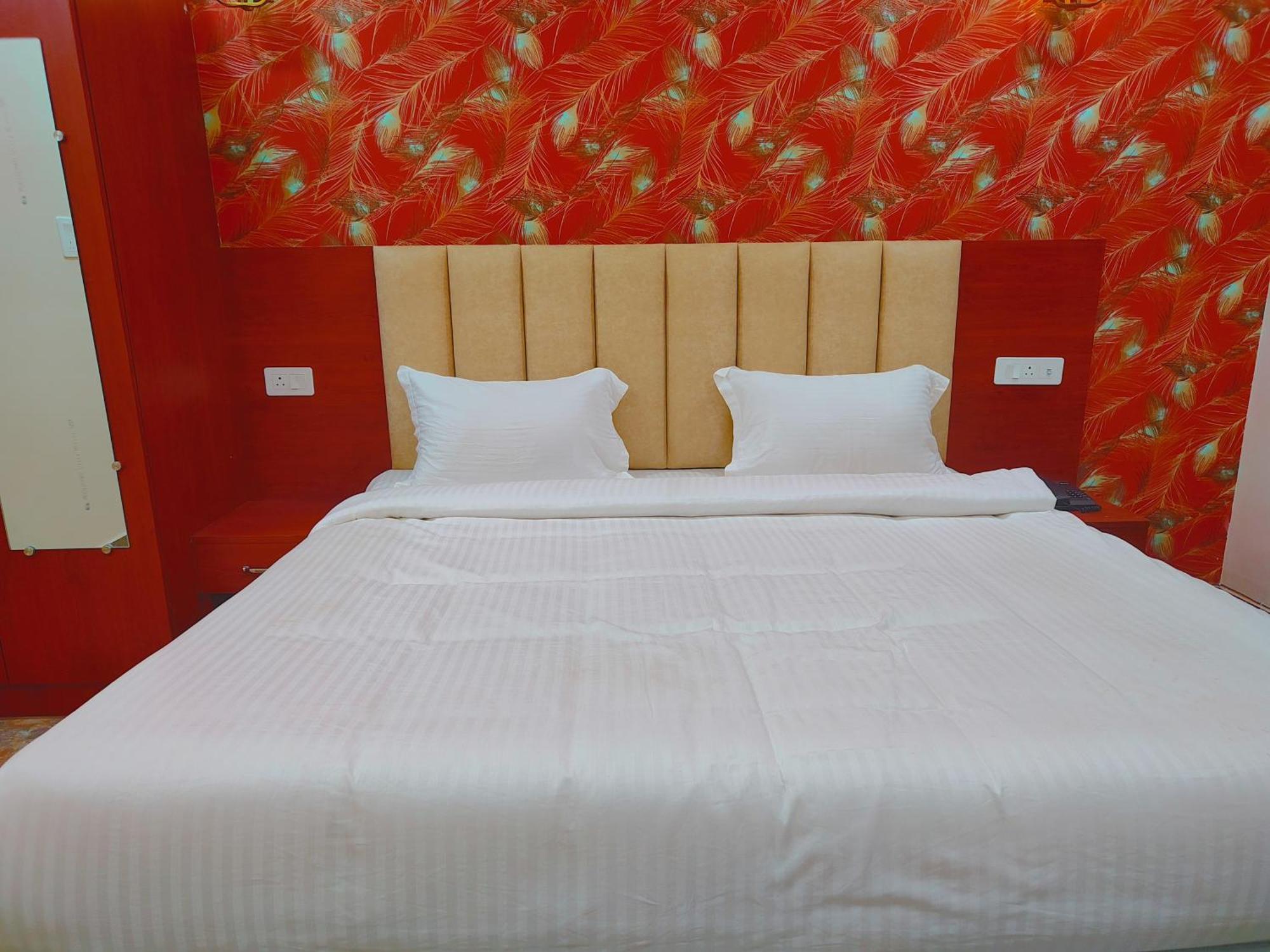 Awadh Samrat Resort Ayodhya Exterior photo